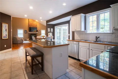 $849,900 | 7 Caitlin Court, South Kingstown, RI 02881