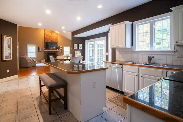 $849,900 | 7 Caitlin Court, South Kingstown, RI 02881