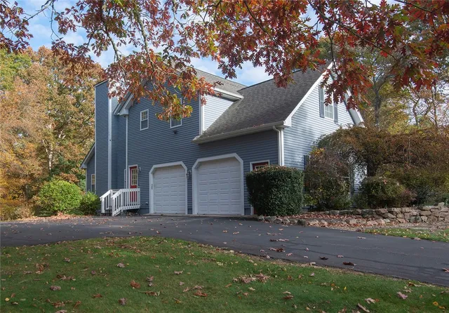 $849,900 | 7 Caitlin Court, South Kingstown, RI 02881