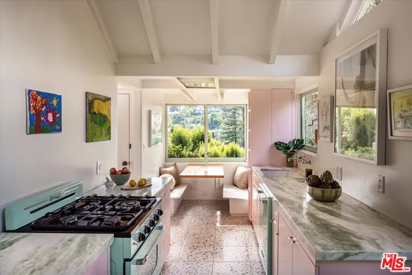 $16,995 | 2764 Outpost Drive, Los Angeles, CA 90068