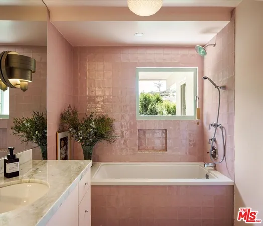 $16,995 | 2764 Outpost Drive, Los Angeles, CA 90068