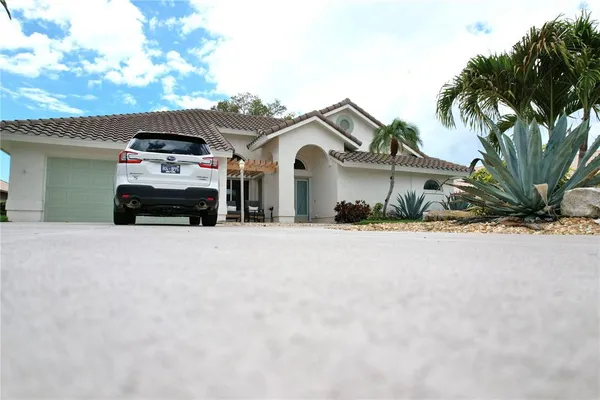 $794,900 | 204 Carriage House Lane, Unit 204, Nokomis, FL 34275