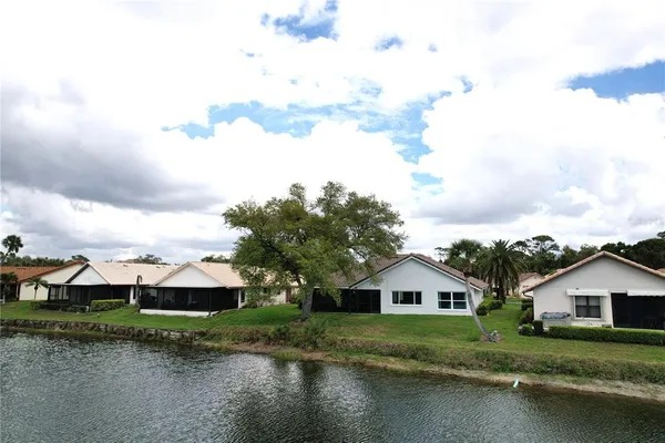 $794,900 | 204 Carriage House Lane, Unit 204, Nokomis, FL 34275