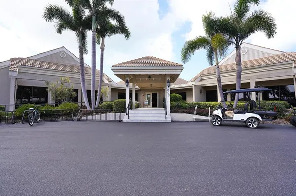 $794,900 | 204 Carriage House Lane, Unit 204, Nokomis, FL 34275