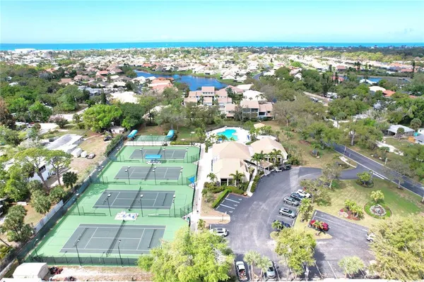 $794,900 | 204 Carriage House Lane, Unit 204, Nokomis, FL 34275