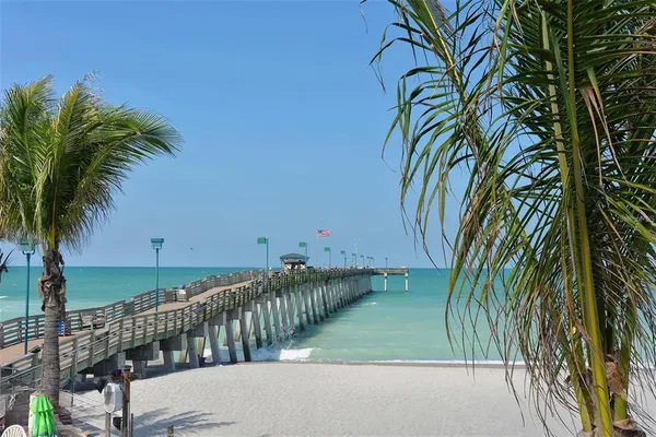 $794,900 | 204 Carriage House Lane, Unit 204, Nokomis, FL 34275