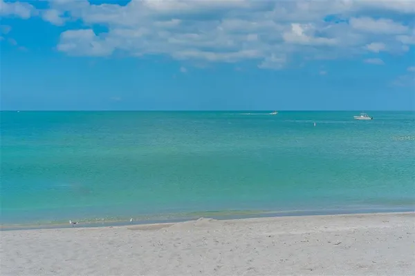 $794,900 | 204 Carriage House Lane, Unit 204, Nokomis, FL 34275