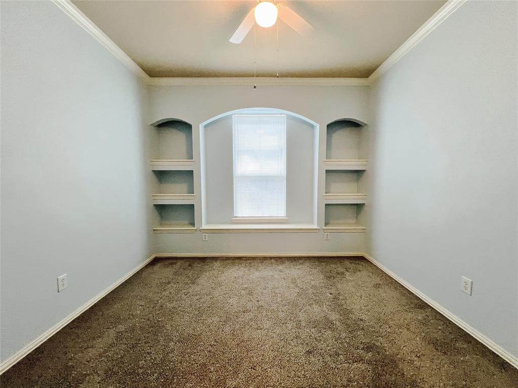 552 Kerry Street Crowley, TX 76036 - Photo 8 of 27