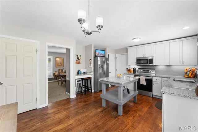 $460,000 | 1517 Shadyside Lane, St. Louis, MO 63146