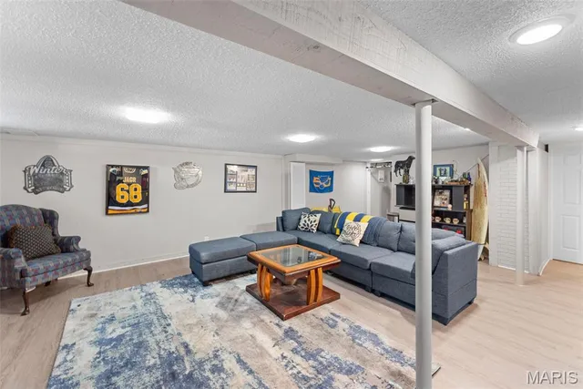 $460,000 | 1517 Shadyside Lane, St. Louis, MO 63146