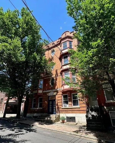$950 | 51 Elm Street, Unit 1, Albany, NY 12202