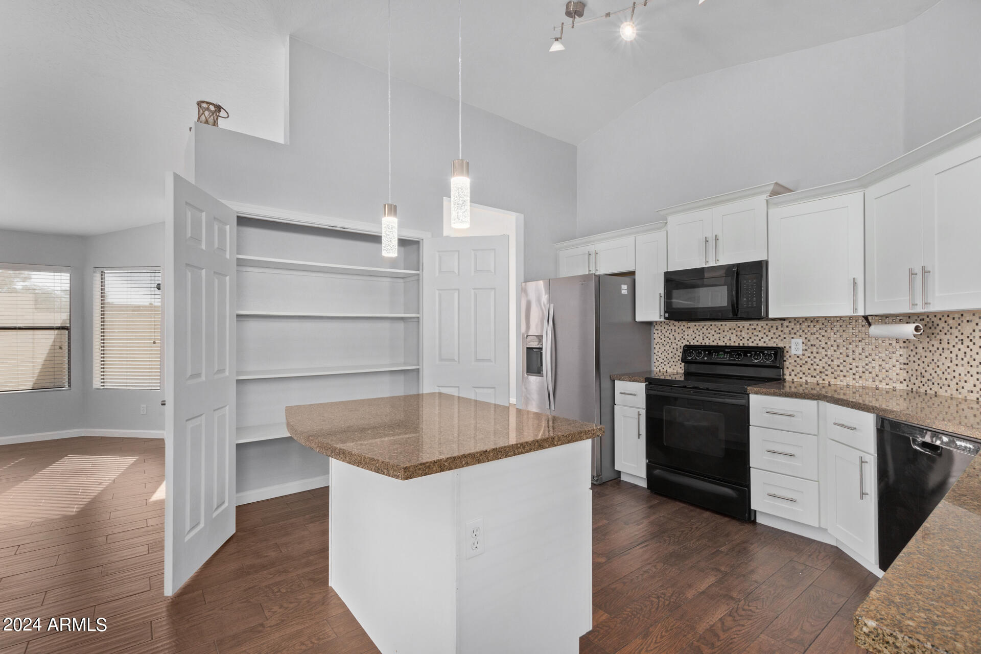 4725 East Brown Road, Unit 60 Mesa, AZ 85205 - Photo 11 of 31 14 - Brown