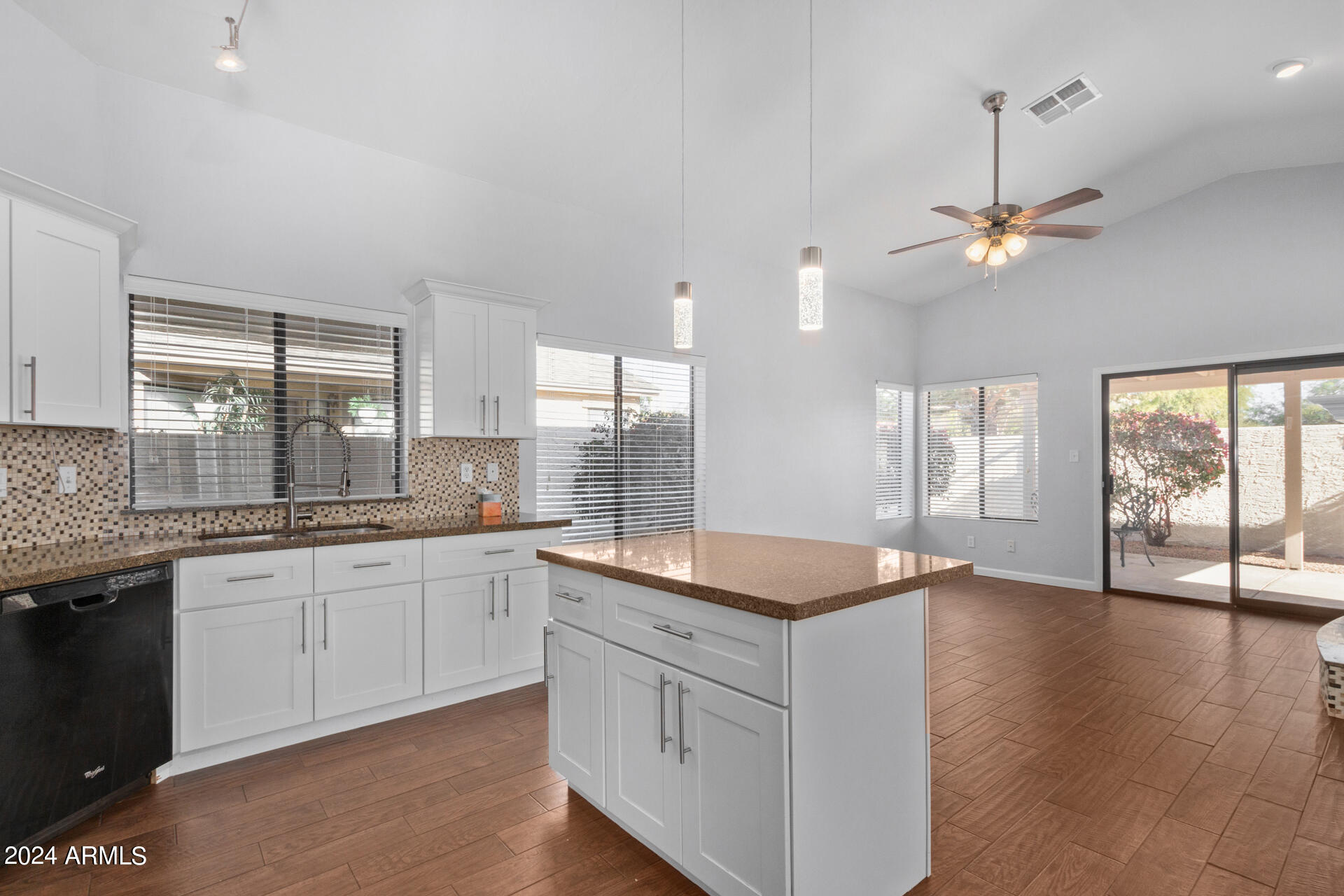 4725 East Brown Road, Unit 60 Mesa, AZ 85205 - Photo 12 of 31 15 - Brown