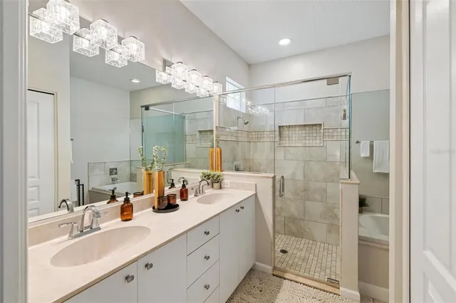 $4,500 | 4360 Iola Drive, Sarasota, FL 34231