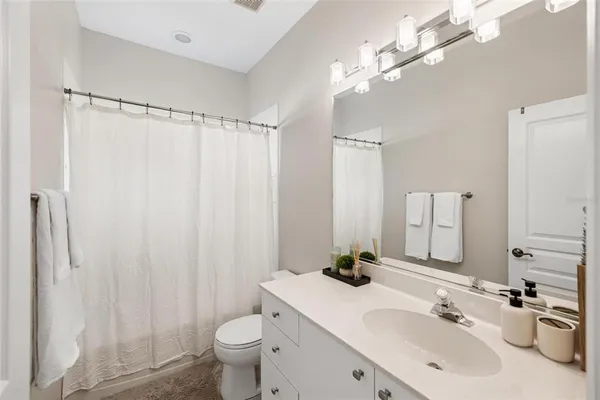 $4,500 | 4360 Iola Drive, Sarasota, FL 34231