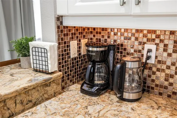 $4,500 | 4360 Iola Drive, Sarasota, FL 34231