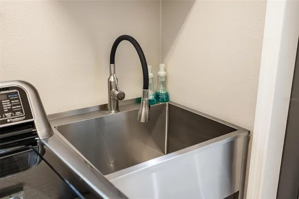 $4,500 | 4360 Iola Drive, Sarasota, FL 34231