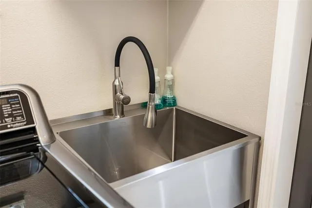 $4,500 | 4360 Iola Drive, Sarasota, FL 34231