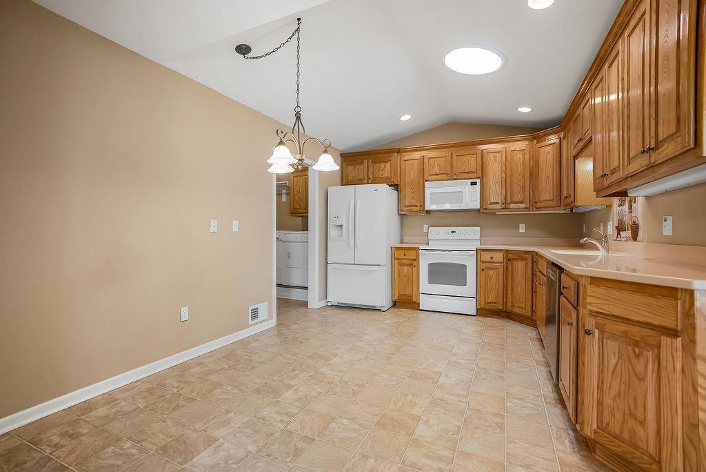 21702 West 119th Terrace, Unit 1103 Olathe, KS 66061 - Photo 8 of 41