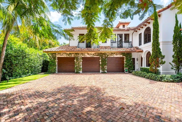 $37,900 | 350 East Ocean Avenue, Lantana, FL 33462