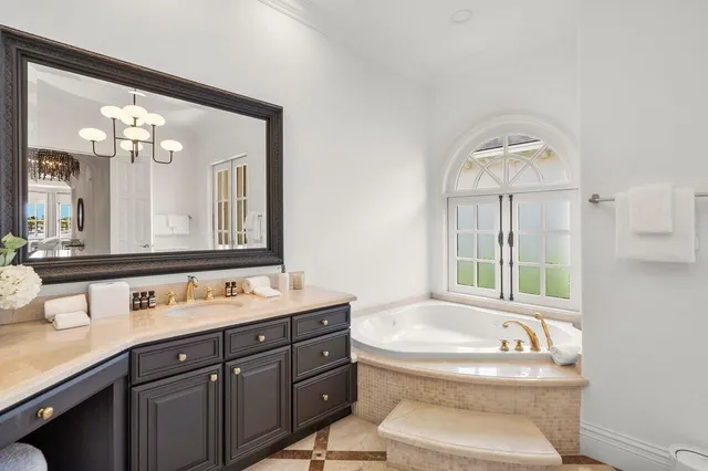 $37,900 | 350 East Ocean Avenue, Lantana, FL 33462