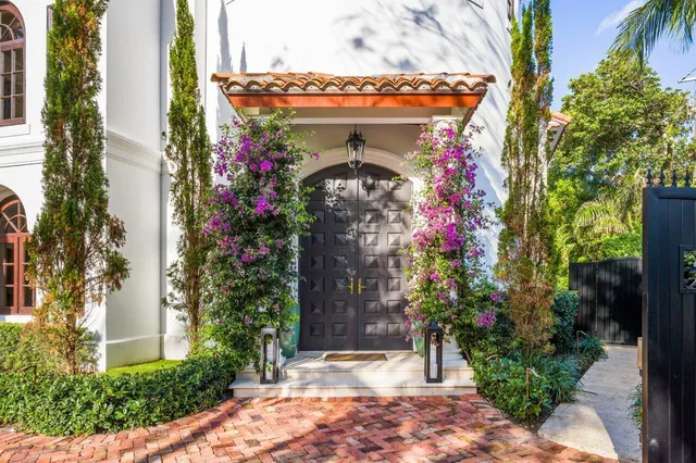 $37,900 | 350 East Ocean Avenue, Lantana, FL 33462