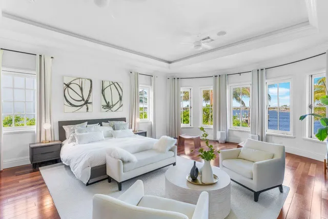 $37,900 | 350 East Ocean Avenue, Lantana, FL 33462