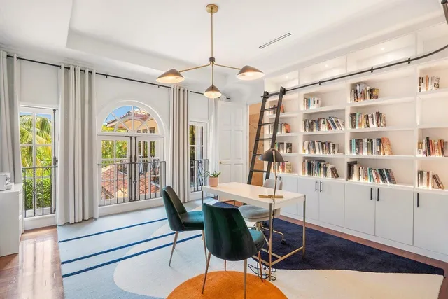 $37,900 | 350 East Ocean Avenue, Lantana, FL 33462