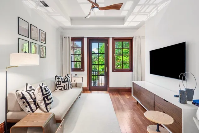 $37,900 | 350 East Ocean Avenue, Lantana, FL 33462