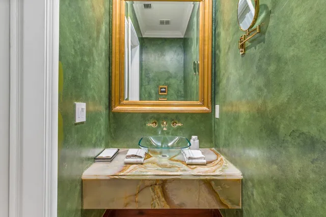 $37,900 | 350 East Ocean Avenue, Lantana, FL 33462