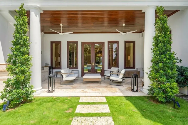 $37,900 | 350 East Ocean Avenue, Lantana, FL 33462