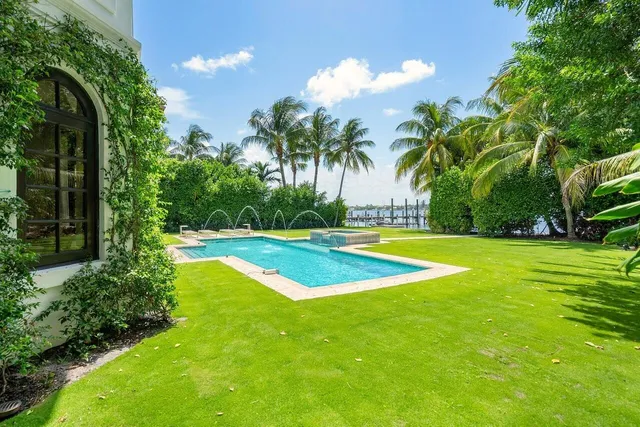 $37,900 | 350 East Ocean Avenue, Lantana, FL 33462