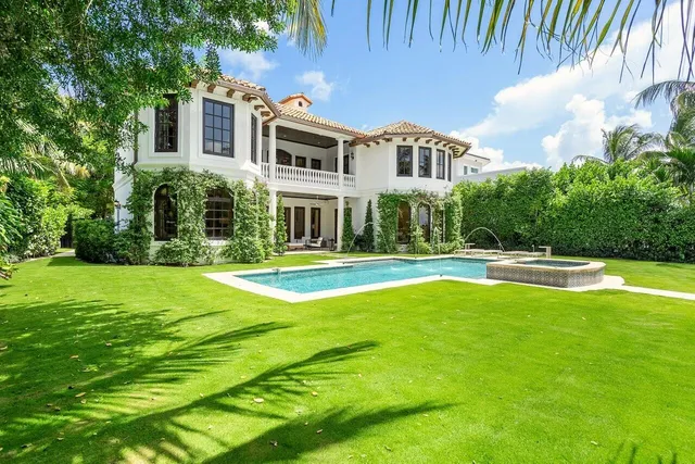 $37,900 | 350 East Ocean Avenue, Lantana, FL 33462