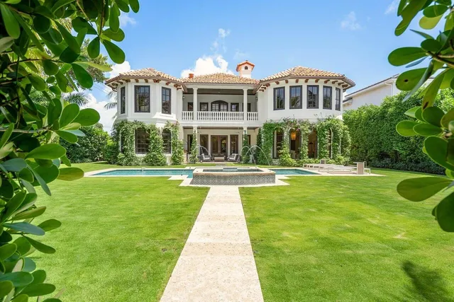 $37,900 | 350 East Ocean Avenue, Lantana, FL 33462