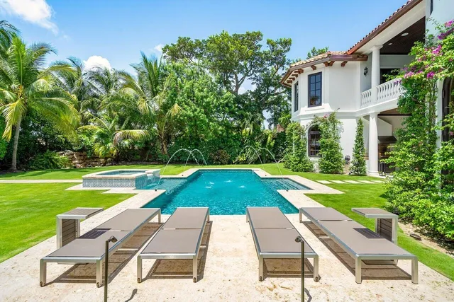 $37,900 | 350 East Ocean Avenue, Lantana, FL 33462