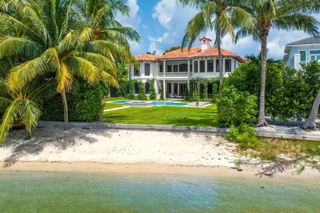 $37,900 | 350 East Ocean Avenue, Lantana, FL 33462