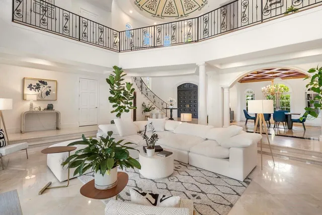 $37,900 | 350 East Ocean Avenue, Lantana, FL 33462