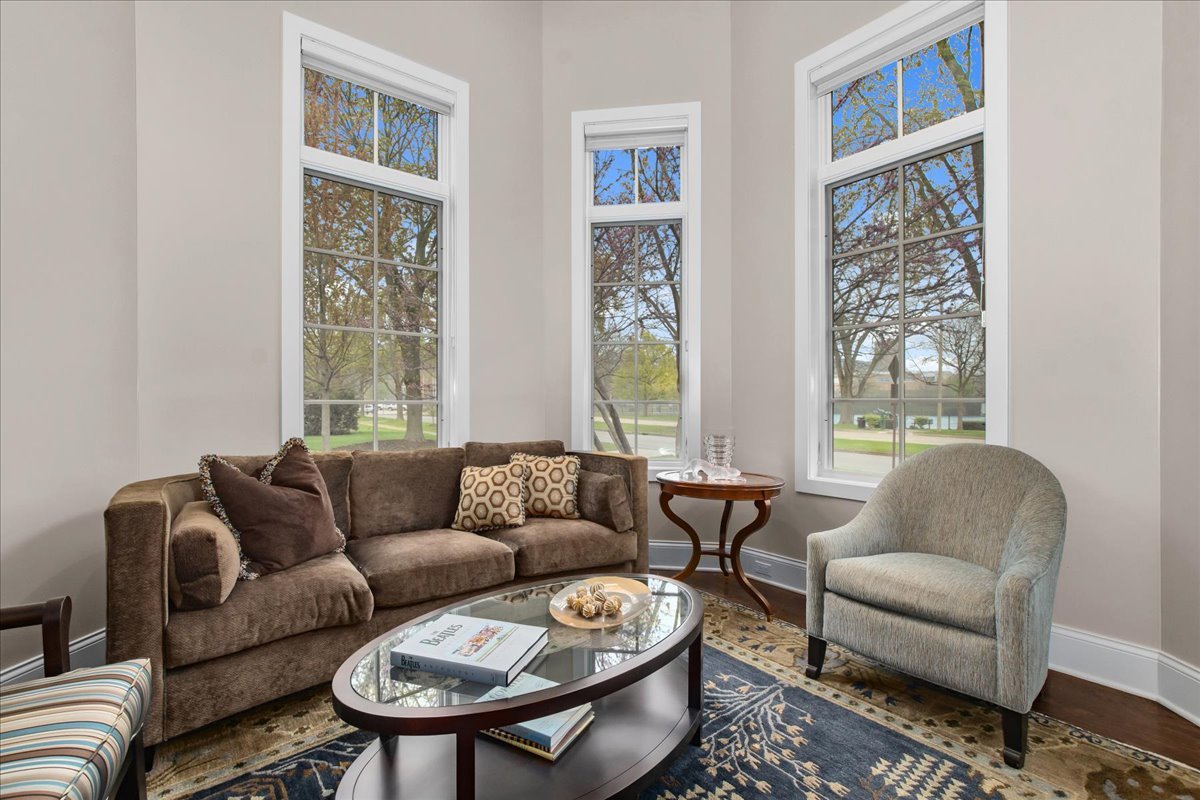 1722 Sunset Road Highland Park, IL 60035 - Photo 3 of 39 Gallery Image 3