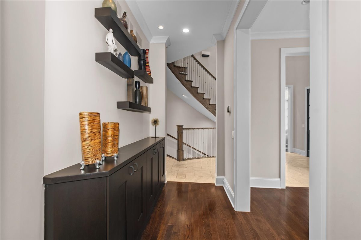 1722 Sunset Road Highland Park, IL 60035 - Photo 4 of 39 Gallery Image 4