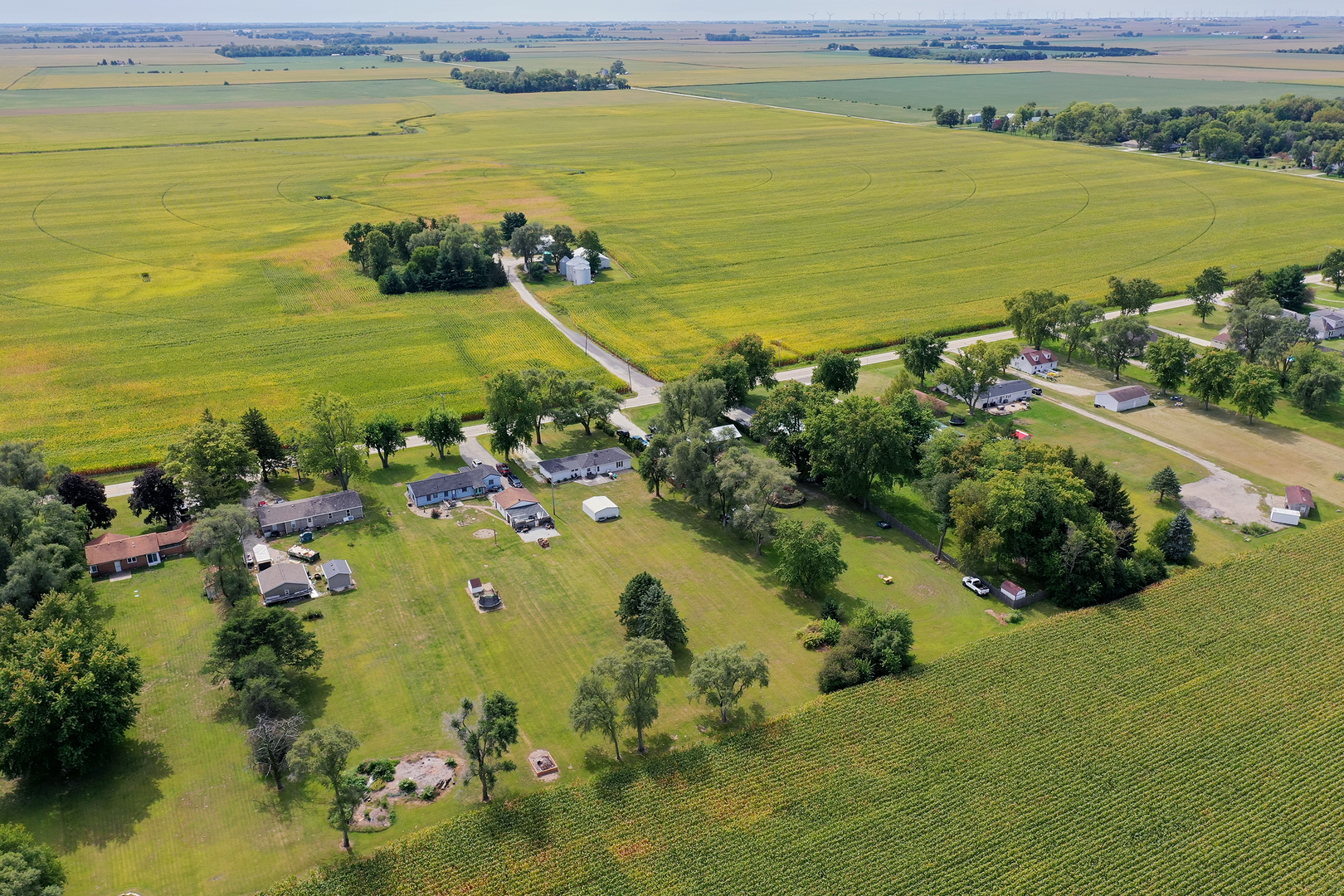 1627 West 2000S Road Kankakee, IL 60901 - Photo 29 of 30 a view of an ocean and a houses