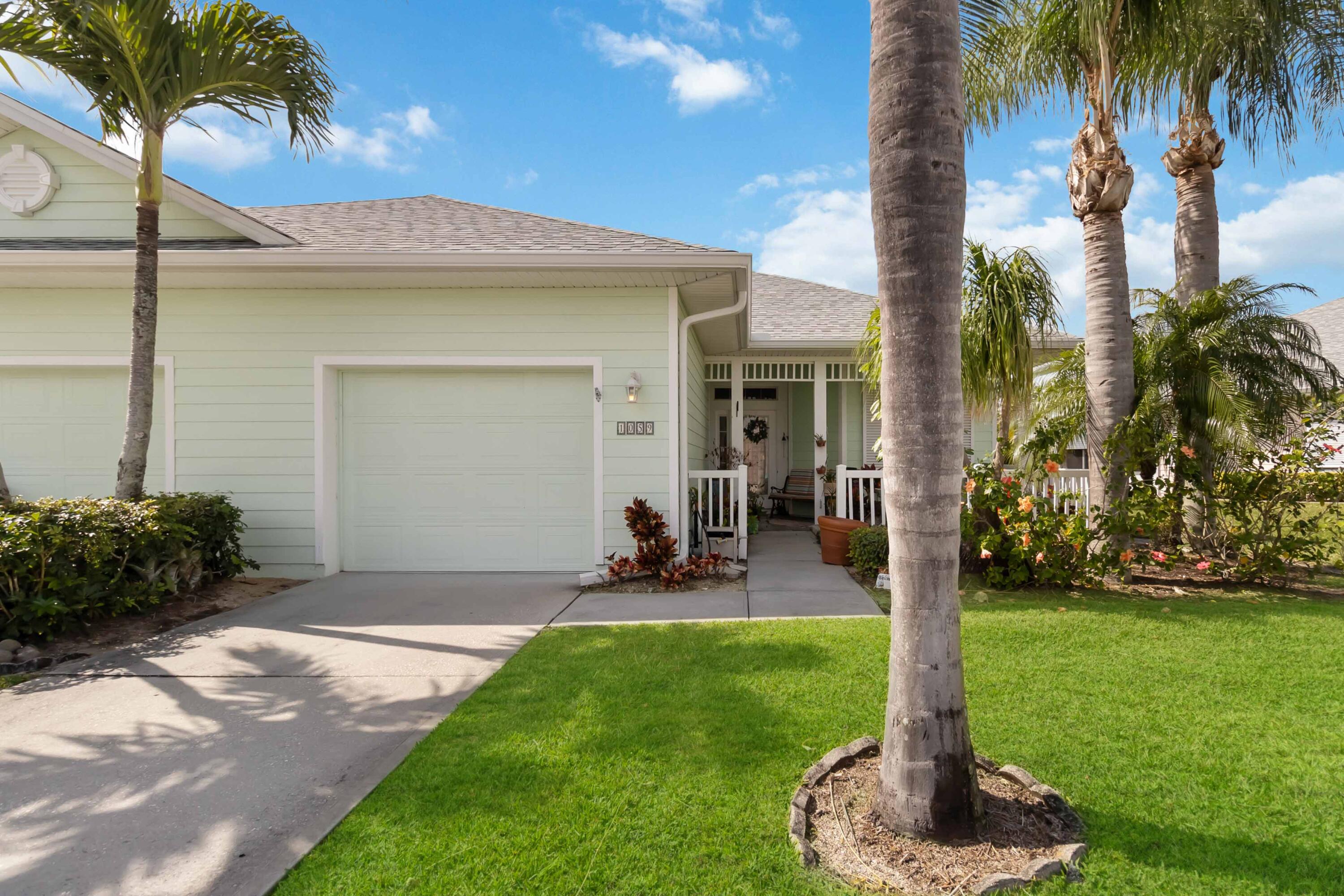 1059 Eleuthera Dr Northeast  