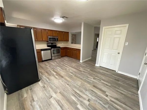 $2,000 | 13334 West Redbird Lane, Corpus Christi, TX 78410