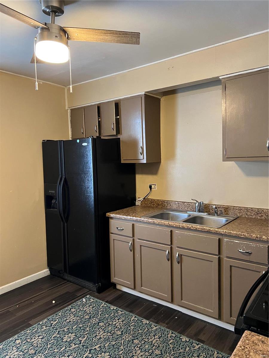 2423 Iowa Street Granite City, IL 62040 - Photo 3 of 10