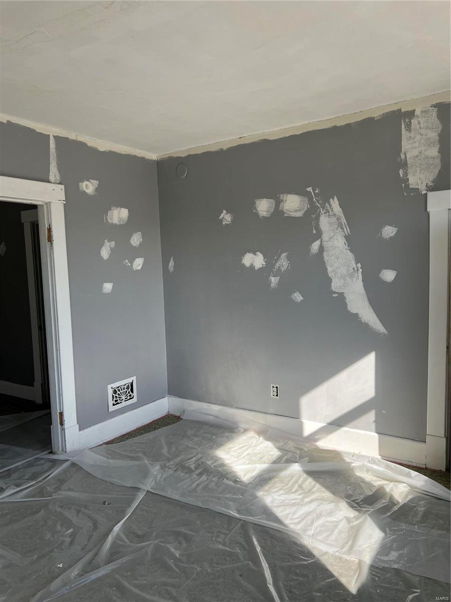 2423 Iowa Street Granite City, IL 62040 - Photo 4 of 10