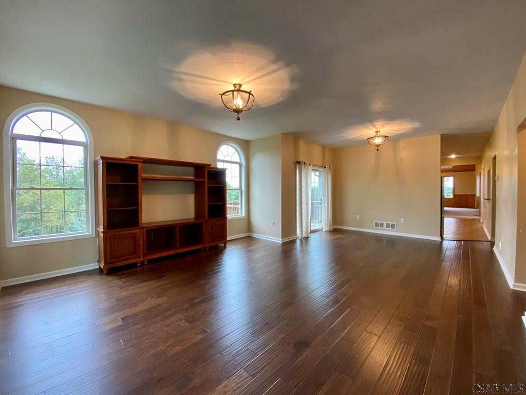 153 Sally Road Johnstown, PA 15906 - Photo 4 of 59