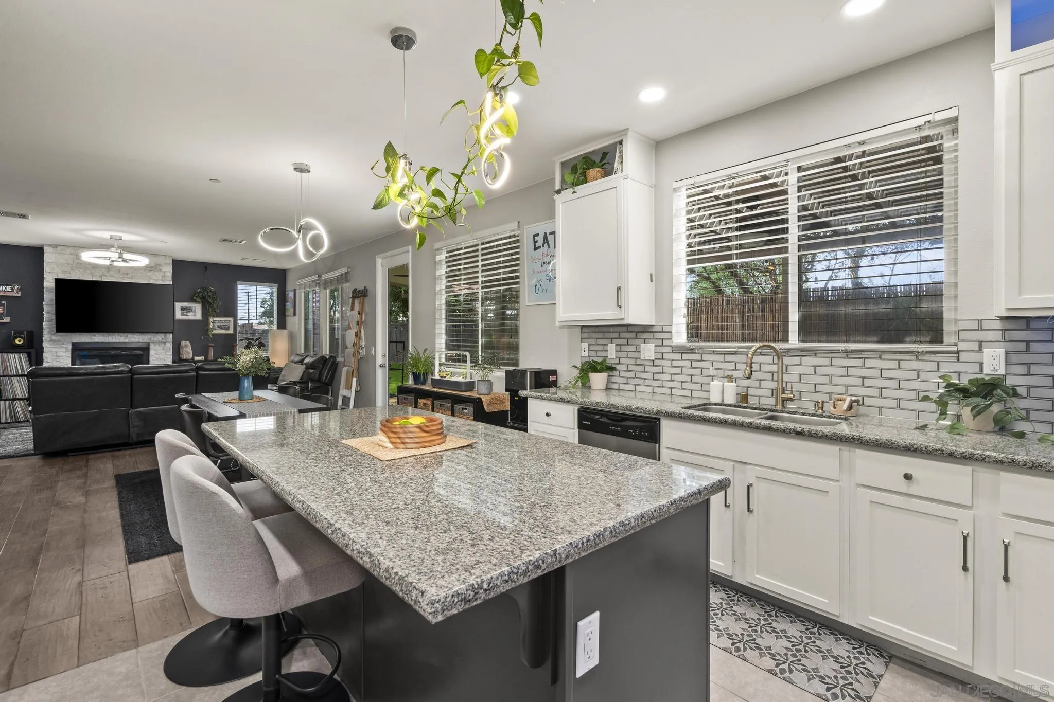 2431 Vernon Rnch Way Lemon Grove, CA 91945 - Photo 12 of 41 Gallery Image 12