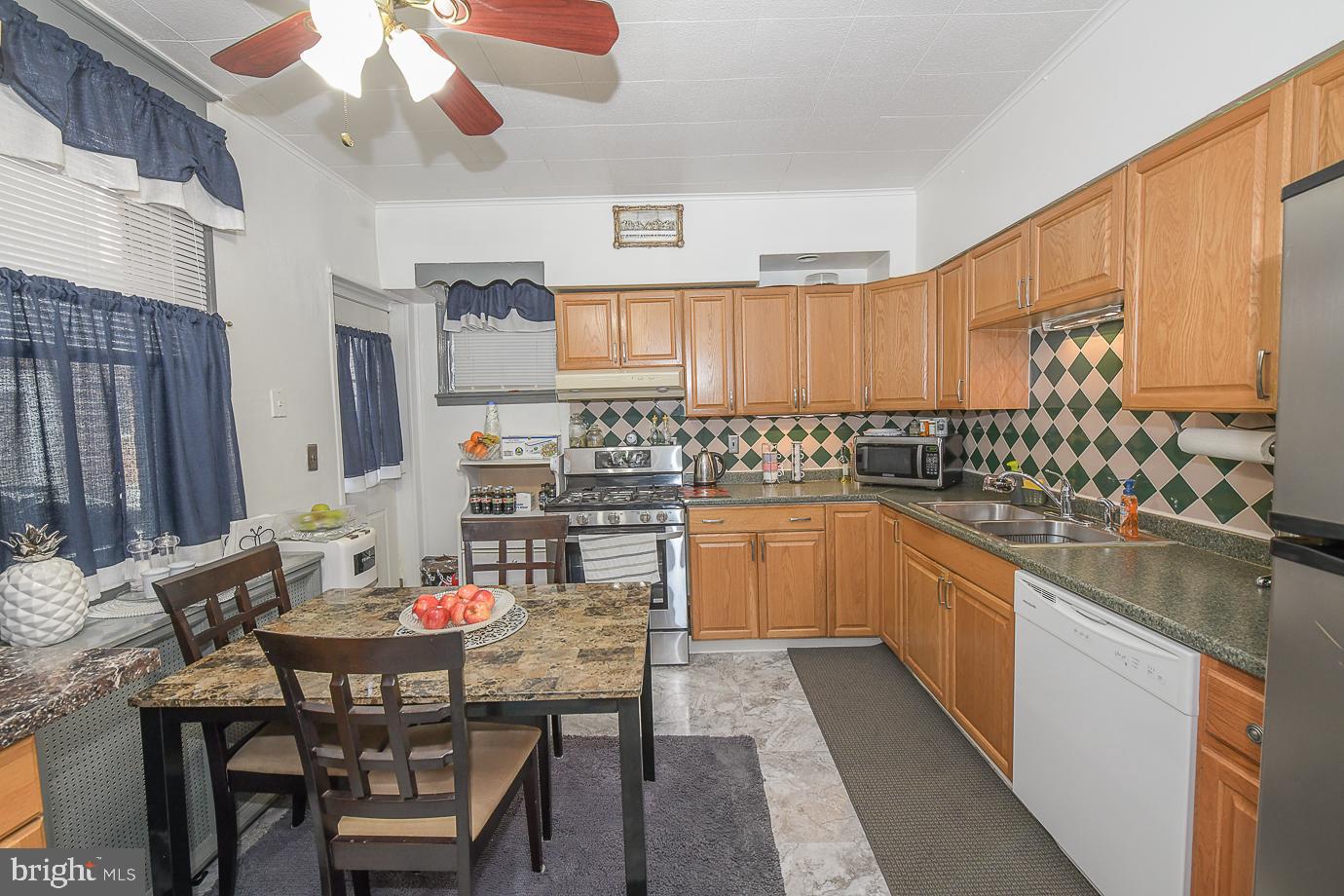 259 Wembly Road Upper Darby, PA 19082 - Photo 12 of 48