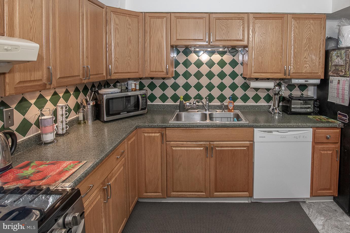 259 Wembly Road Upper Darby, PA 19082 - Photo 15 of 48