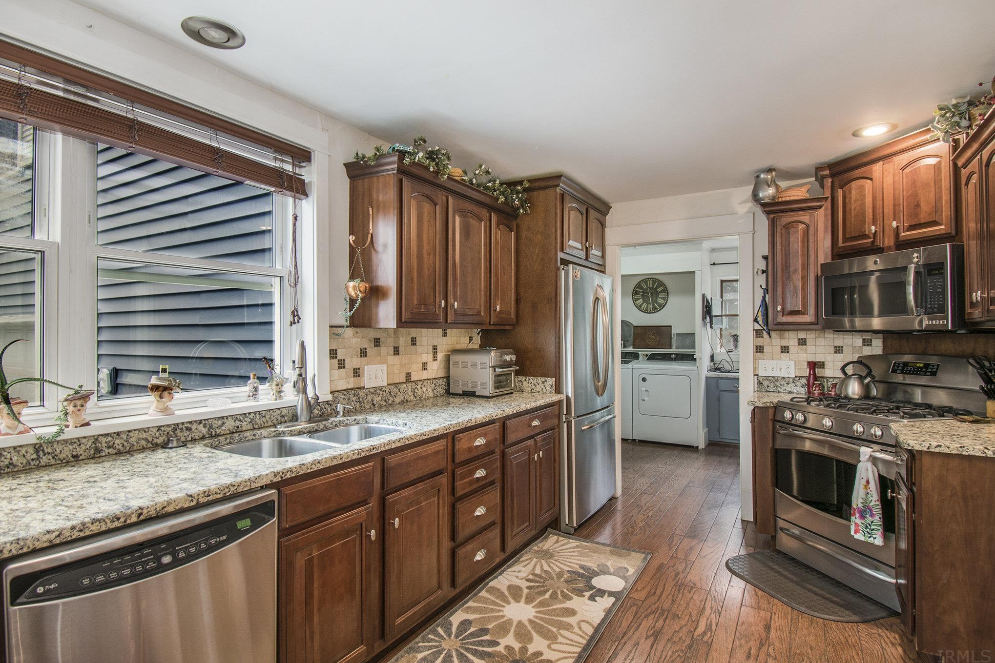 2827 Dierdorff Road Goshen, IN 46526 - Photo 12 of 31 Gallery Image 12