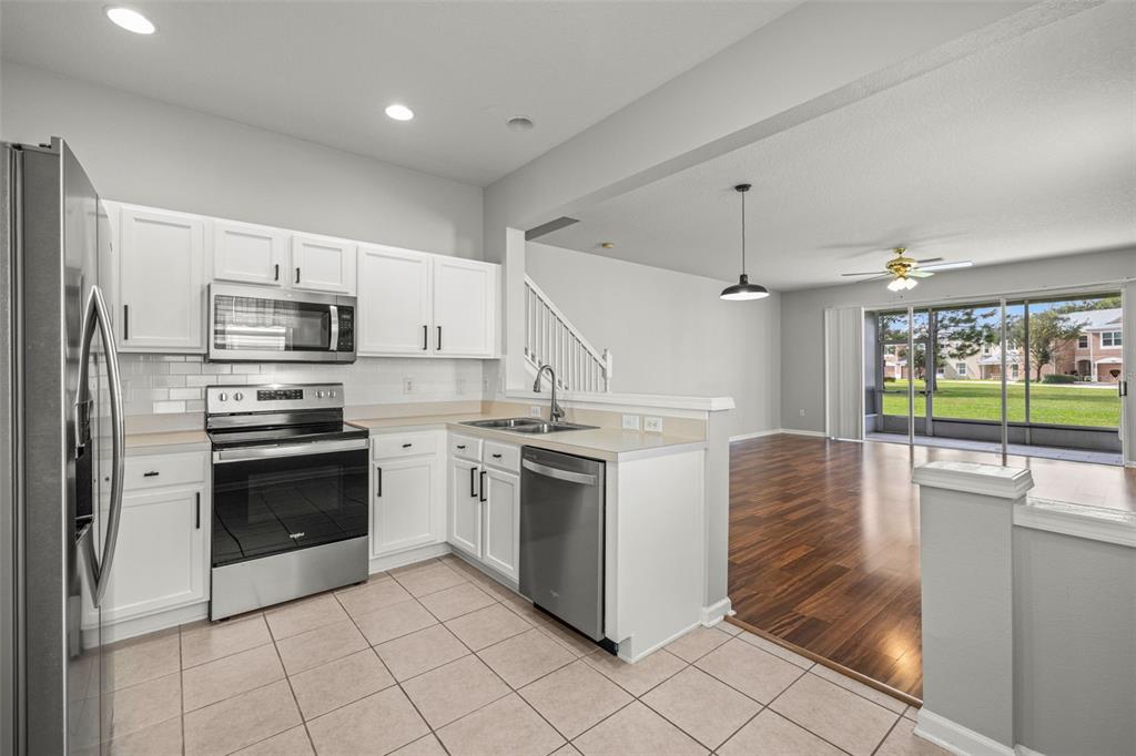 26628 Castleview Way Wesley Chapel, FL 33544 - Photo 8 of 39